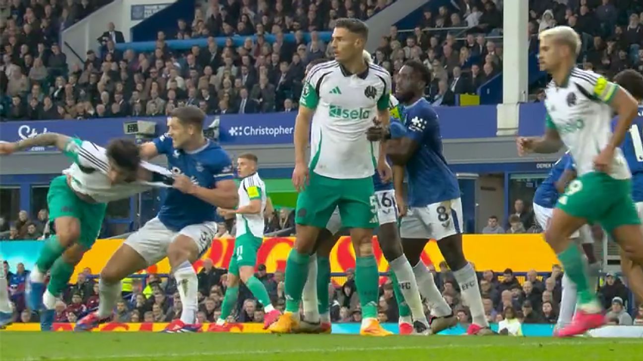 Navigating EPL Fixtures: Understanding VAR Decisions